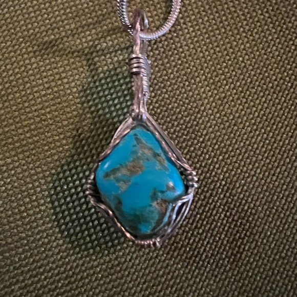 Vintage Silver and Turquoise Pendant Necklace - Picture 4 of 5